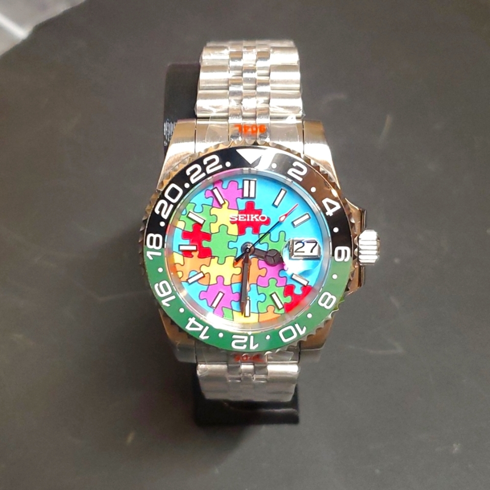 Fully Custom Built 40mm Seiko mod submariner with jigsaw dial. - Picture 1 of 5